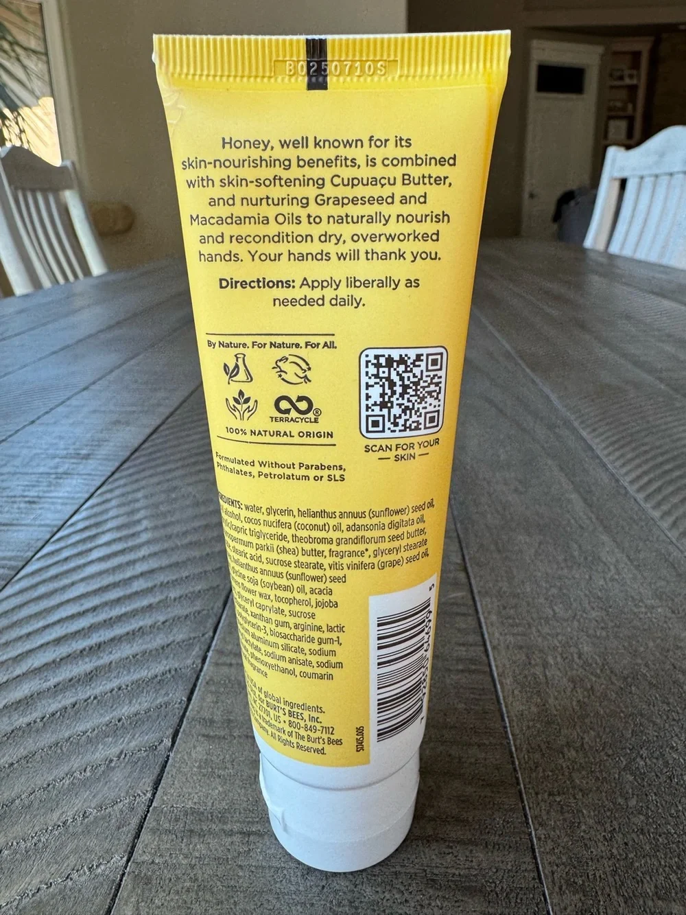 Burt's Bees Honey & Grapeseed  Dry Hands 2.6 oz. (NEW/SEALED)